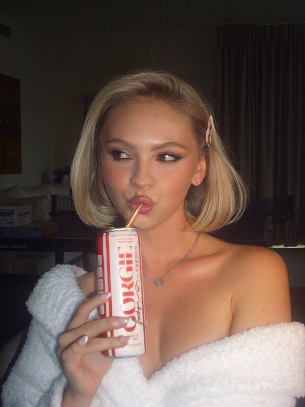 Jordyn Jones nude photo 6