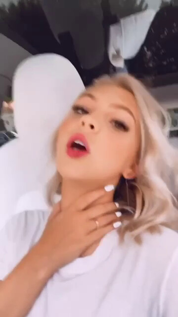 Jordyn Jones nude photo 2