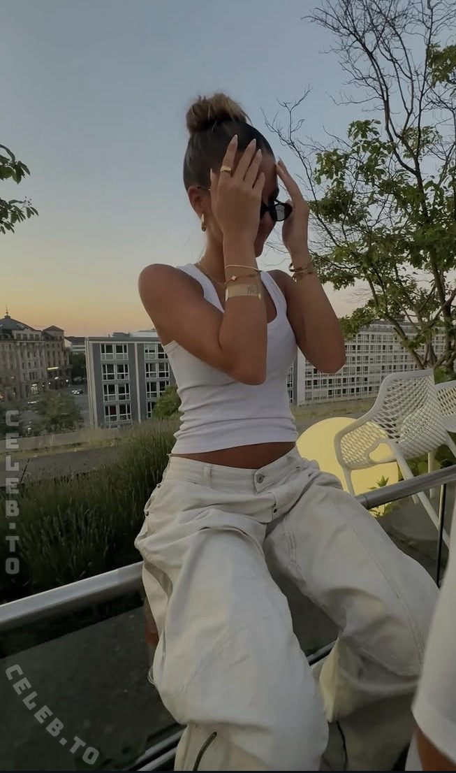 Josefine Scholl nude photo 5
