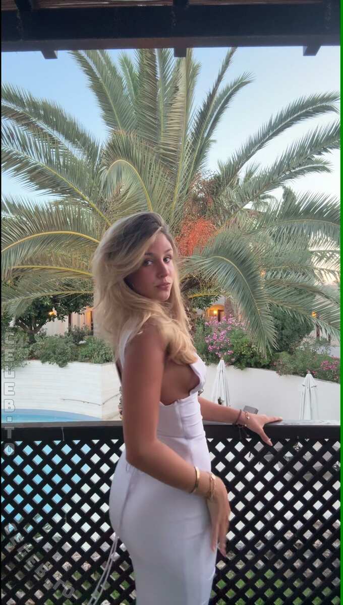 Josefine Scholl nude photo 6
