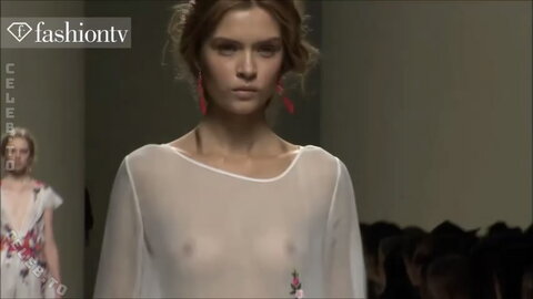 Josephine Skriver nude photo 23