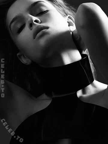 Josephine Skriver nude