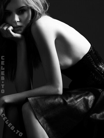 Josephine Skriver nude