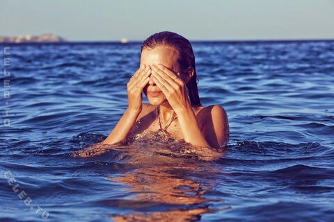 Josephine Skriver nude