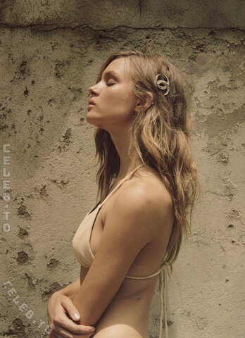 Josephine Skriver nude