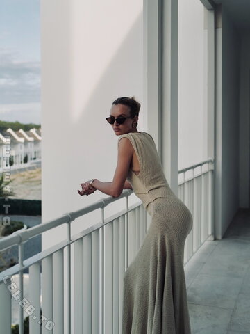 Josephine Skriver nude