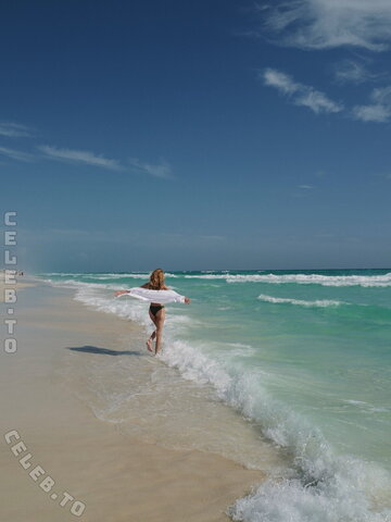 Josephine Skriver nude