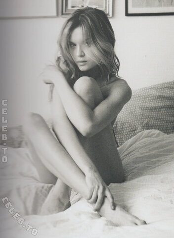 Josephine Skriver nude