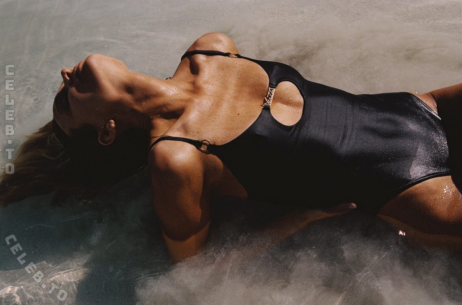 Josephine Skriver nude photo 1