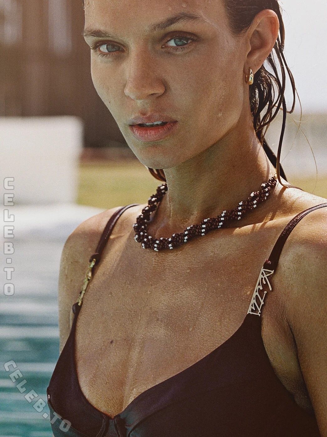 Josephine Skriver nude photo 9