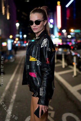 Josephine Skriver photo 3