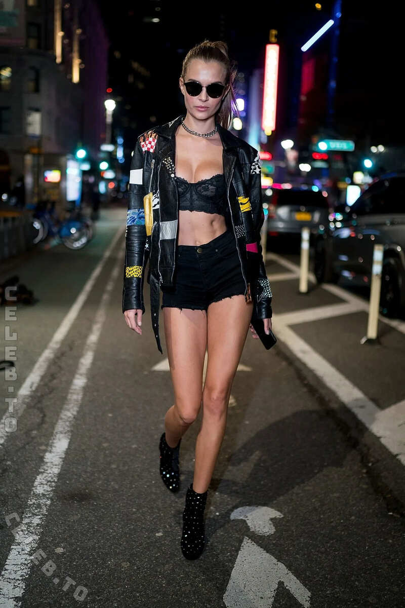 Josephine Skriver nude photo 4