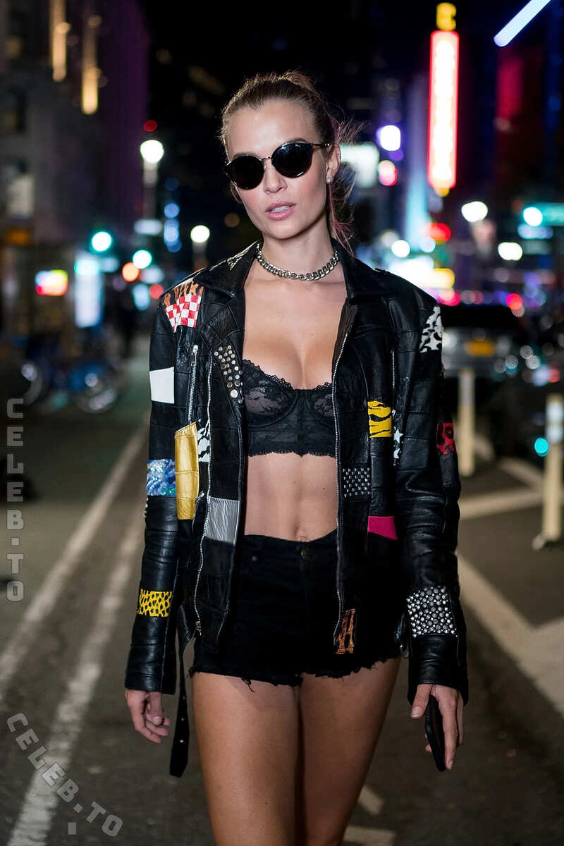 Josephine Skriver nude photo 10