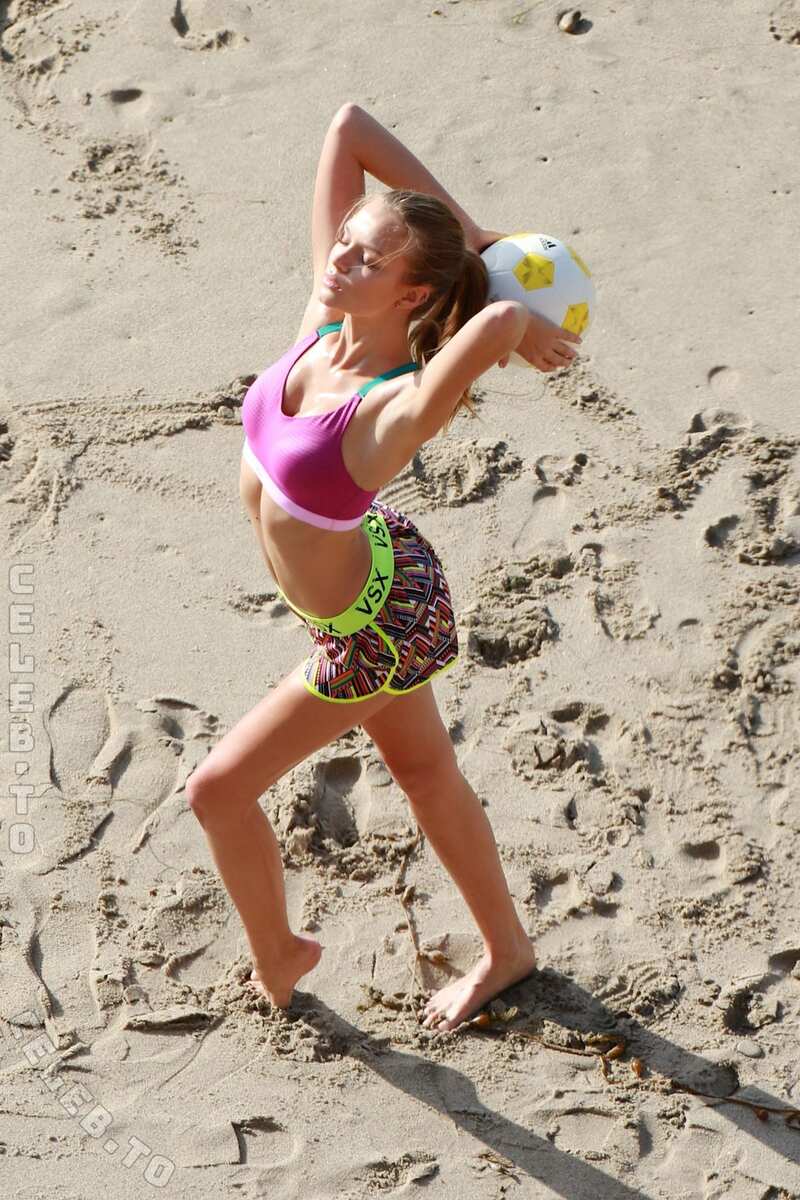 Josephine Skriver nude photo 11