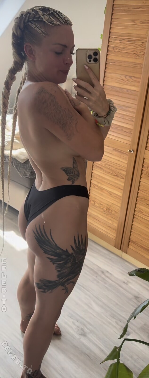 Josephine Welsch nude photo 1