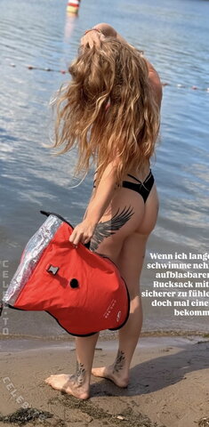 Josephine Welsch – Instagram Ass