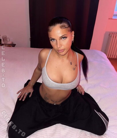 Josiirn nude photo 9