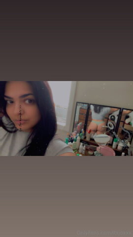 Joslyn Mata nude photo 1