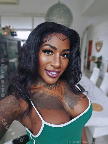 Josy Black Sexy (3 photos)