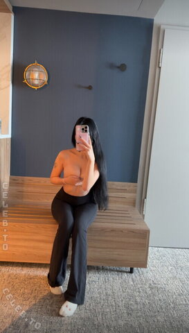 Jouerdis nude photo 24