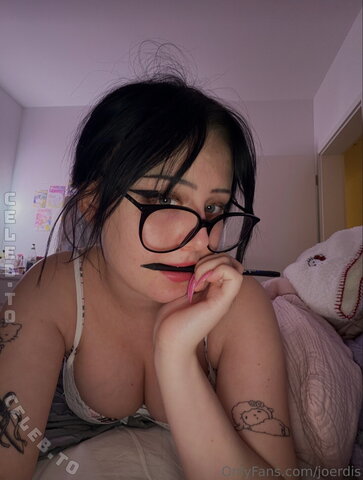 Jouerdis nude photo 25
