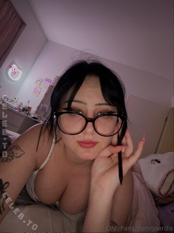 Jouerdis nude photo 26