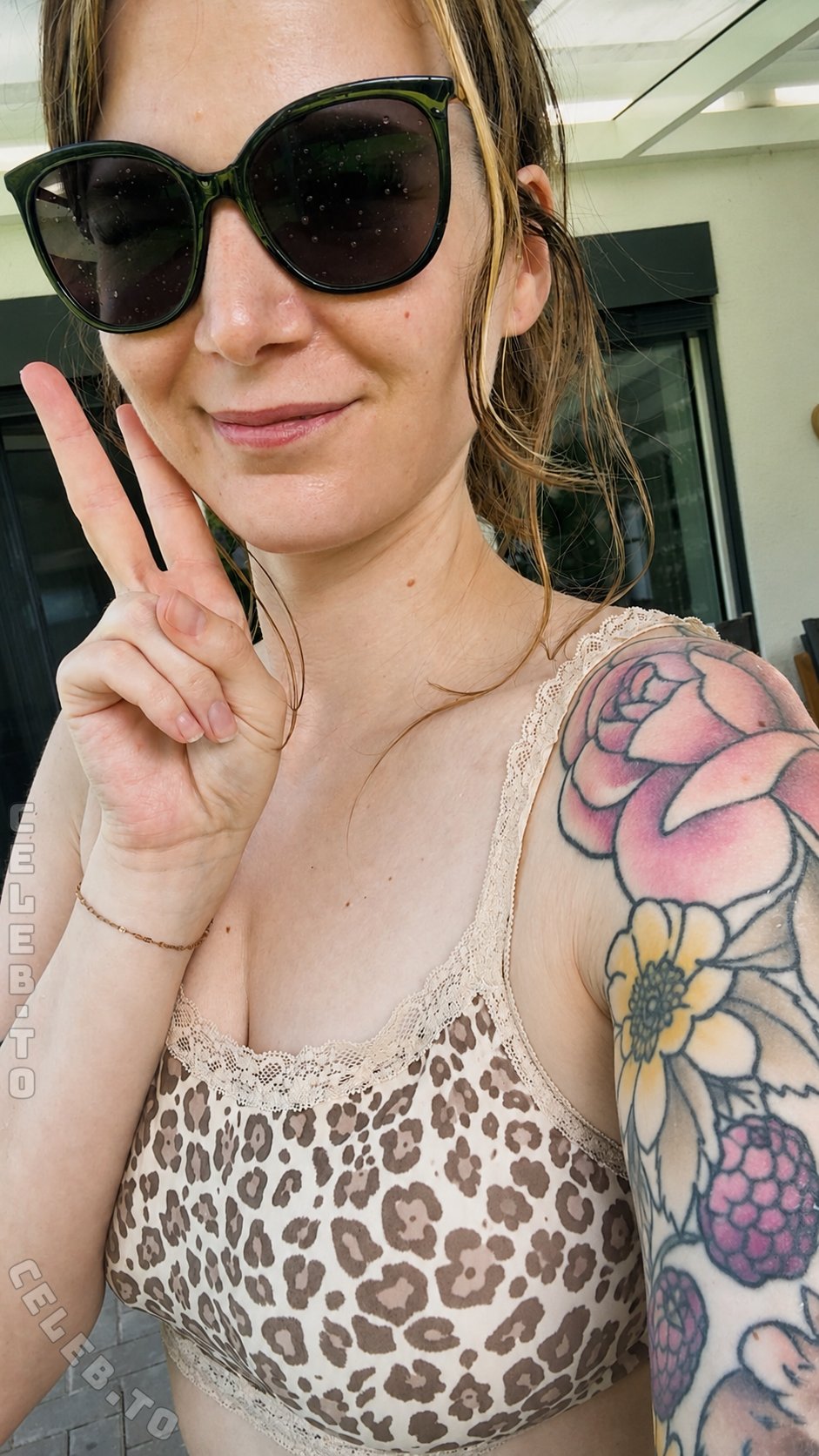 Jovlekaline nude photo 2