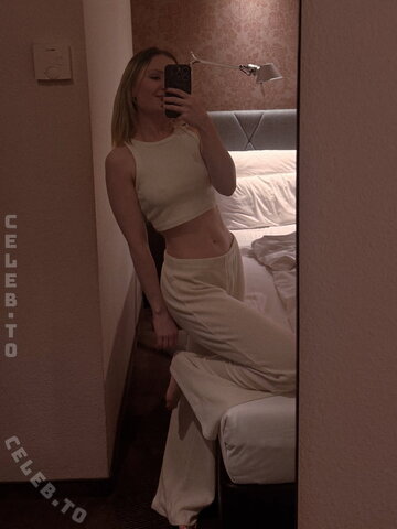 Joy Gruttmann nude photo 2