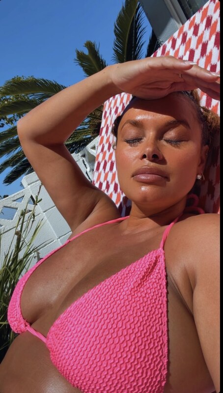Joy Taylor nude photo 2
