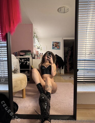 Joyunlocked nude photo 6