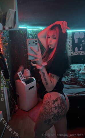 Joyunlocked nude photo 2
