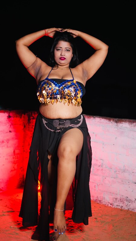 Juhi Sharma nude photo 5