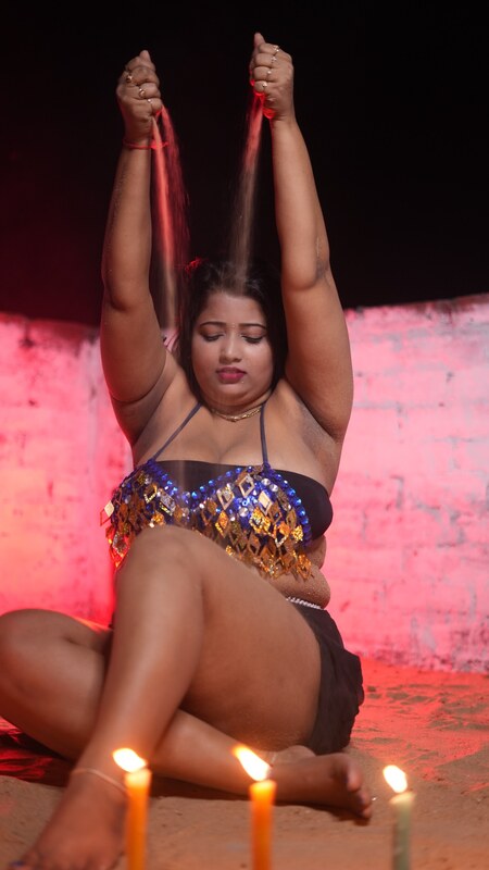 Juhi Sharma nude photo 7