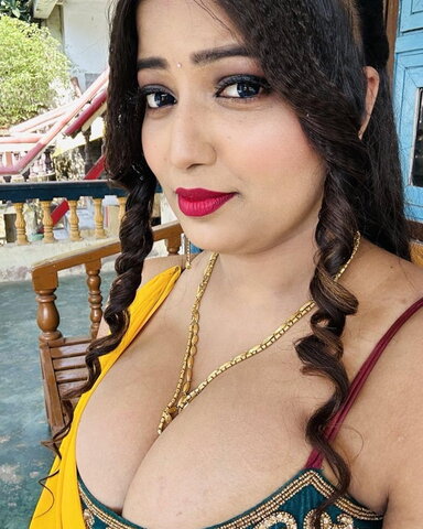 Juhi Sharma Fresh (1 photo)