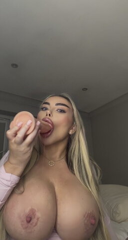 Juicey Layla nude photo 5