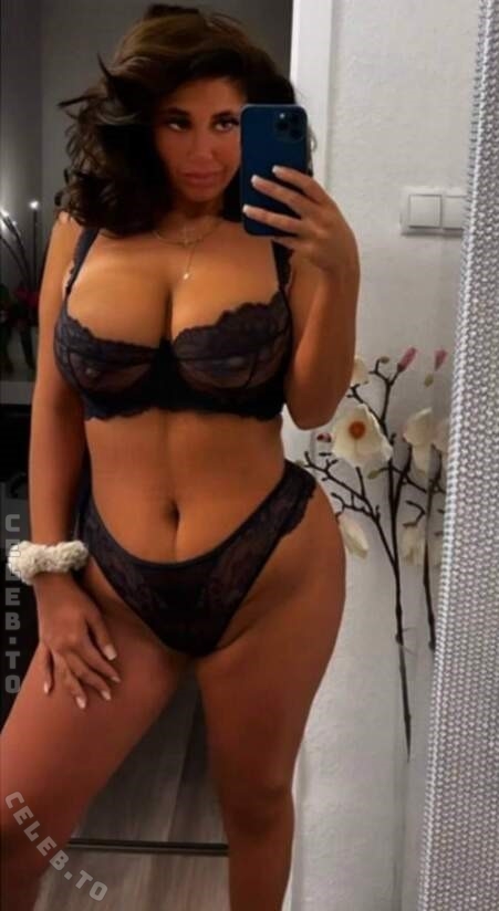 juicyanahita nude photo 2