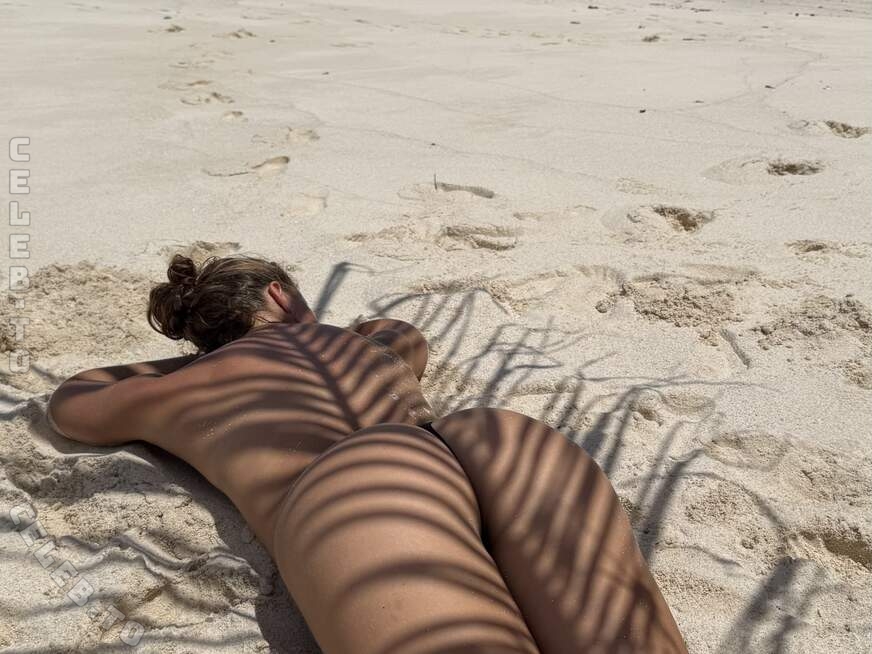 juicybooty69 nude photo 4