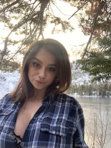 JuicyJade9 photo 3