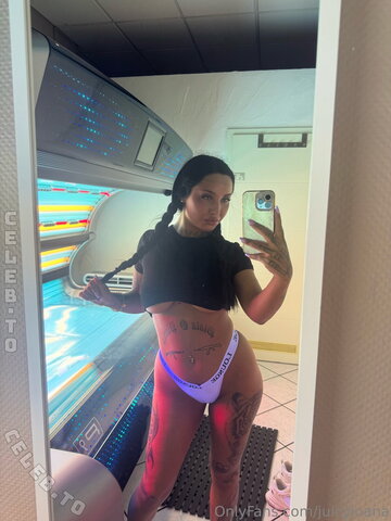 Juicyjoana nude photo 22