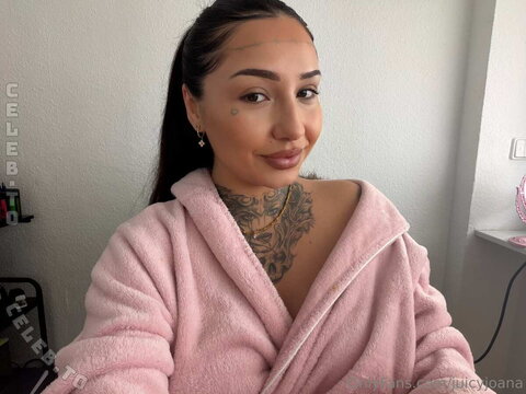 Juicyjoana nude photo 15