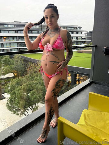 Juicyjoana nude photo 6