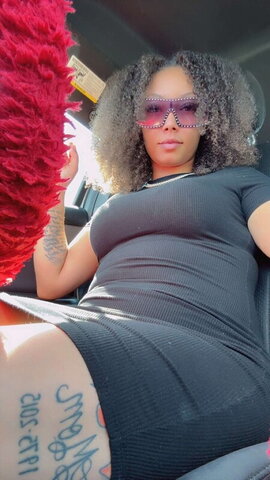 JuicyTee94 Hot (1 photo)