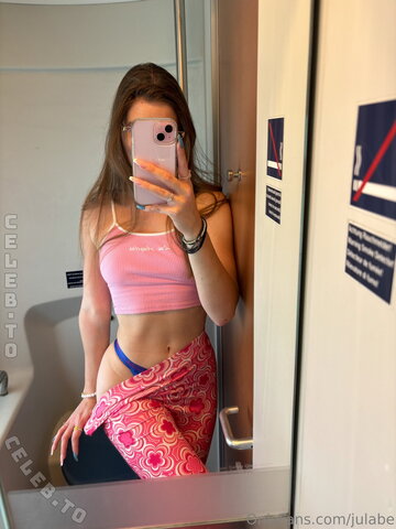 Julabe nude photo 3