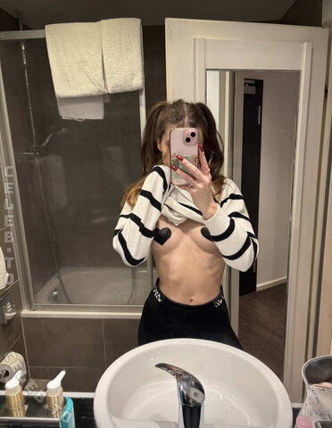 Julabe nude photo 11