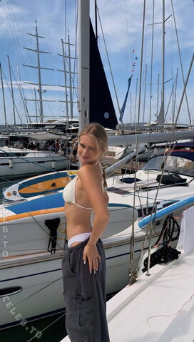 Jule Jensen nude photo 6