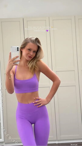 Jule Jensen Hot (1 photo)