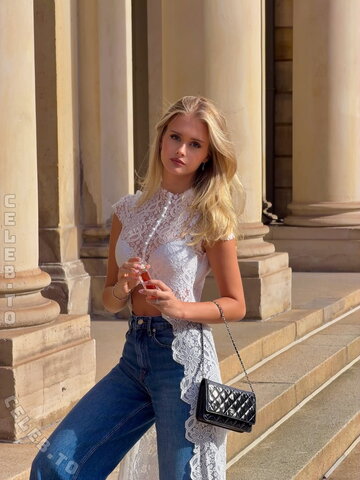 Jule Jensen – New Insta post from Paris