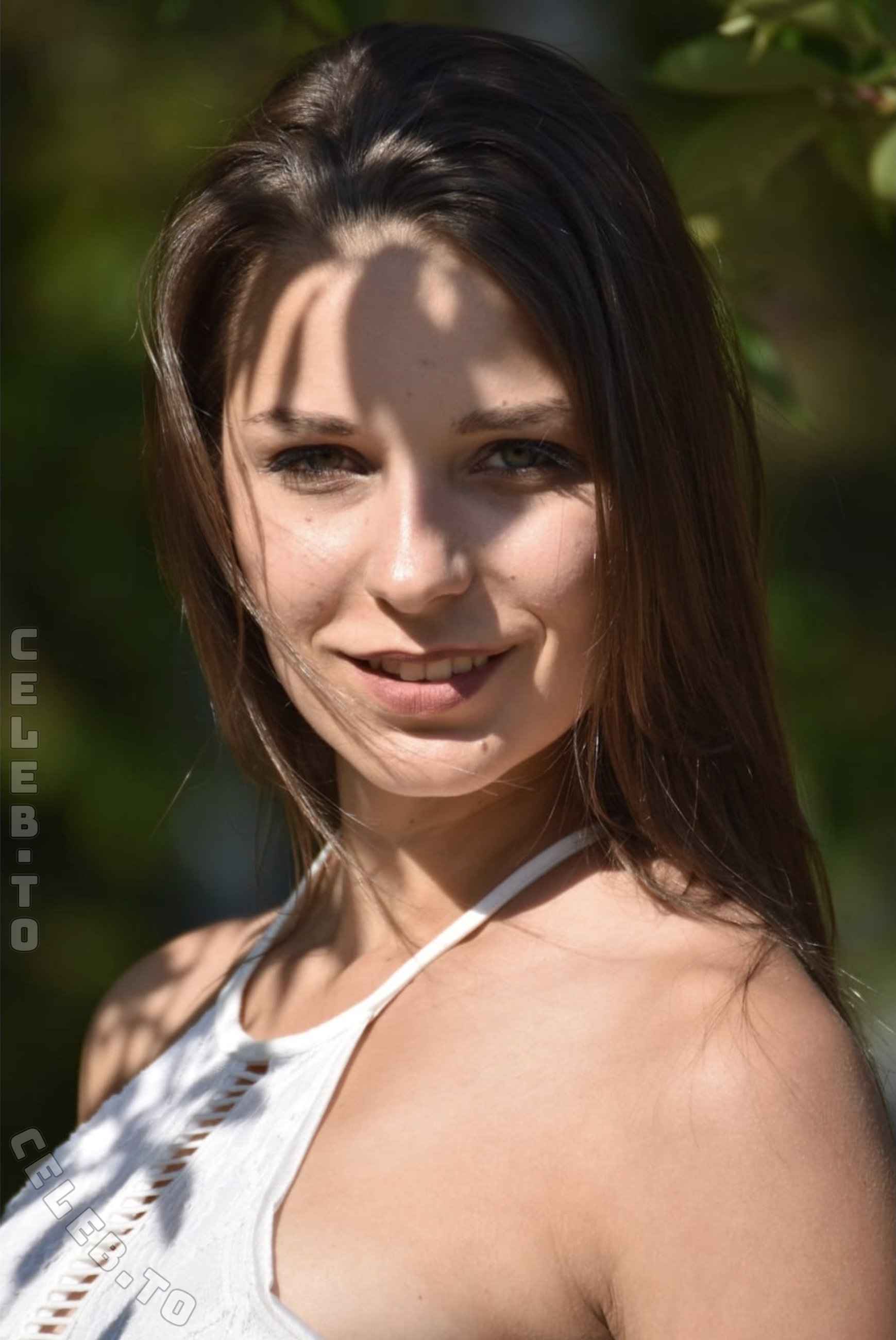 Jule Rombey nude photo 8