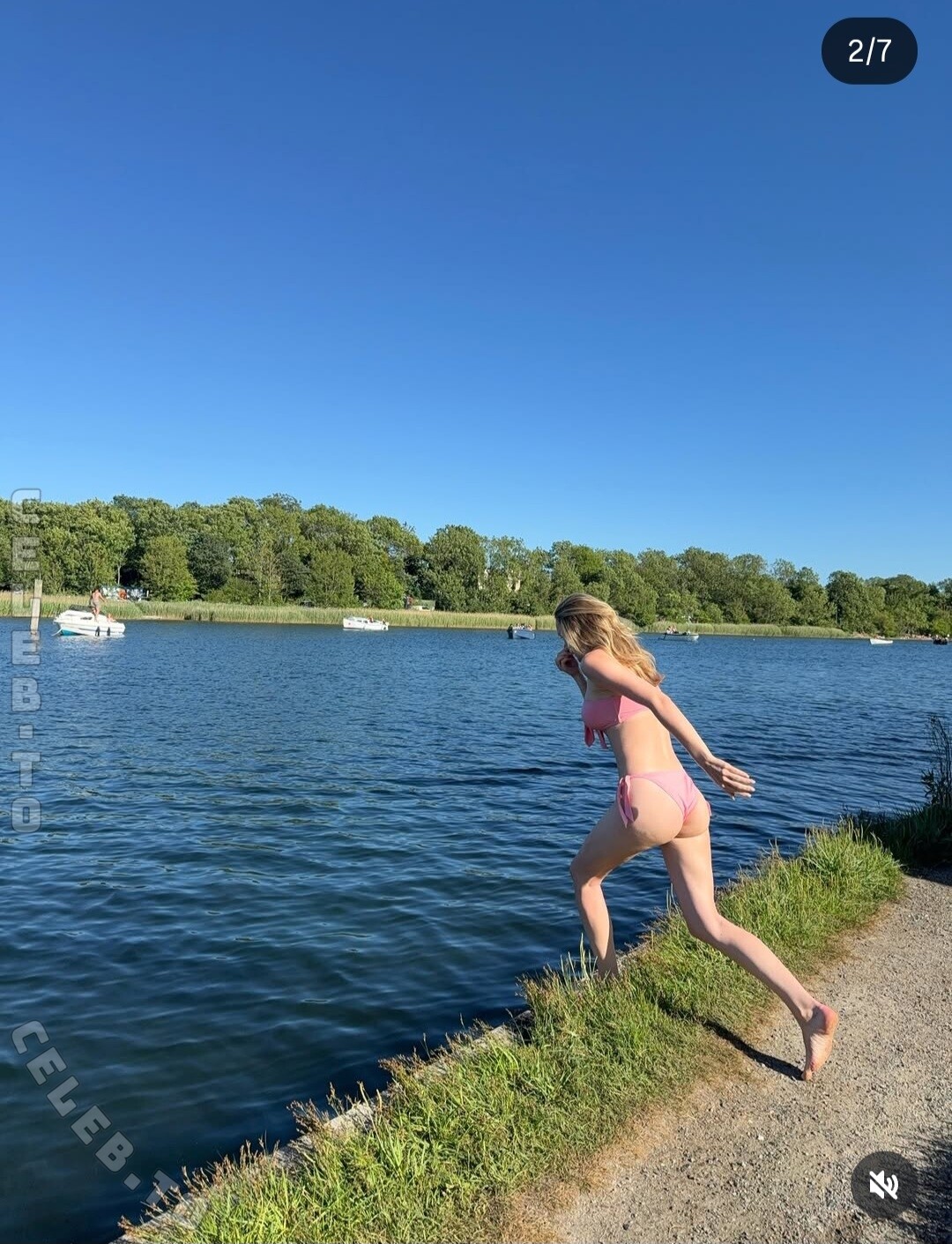 Julemariep nude photo 3