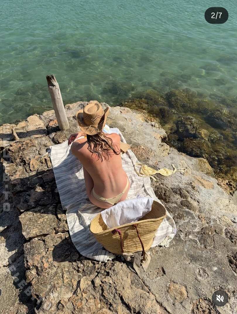 Julemariep nude photo 6